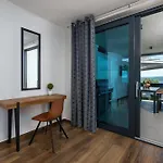 Complex Twins Vila