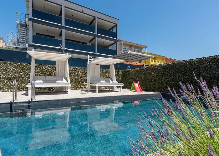 Villa Complex Twins *