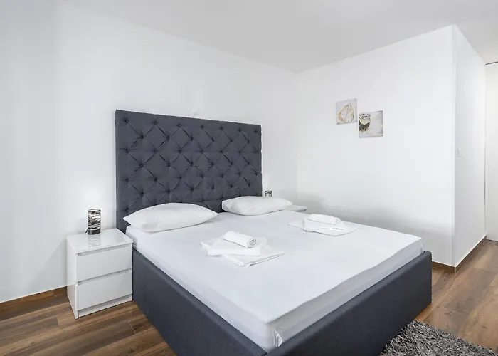 Villa Complex Twins *