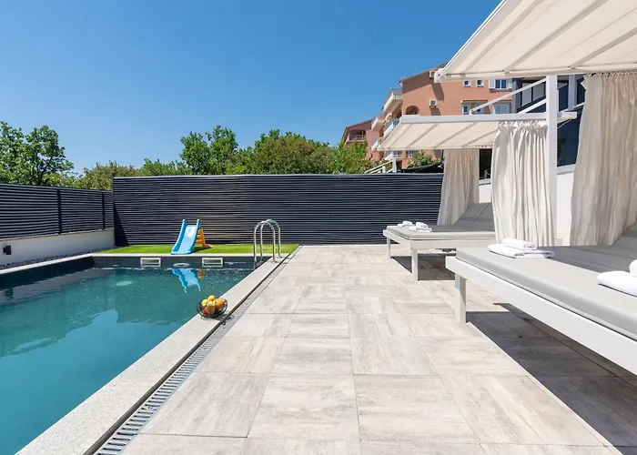 Villa Complex Twins *