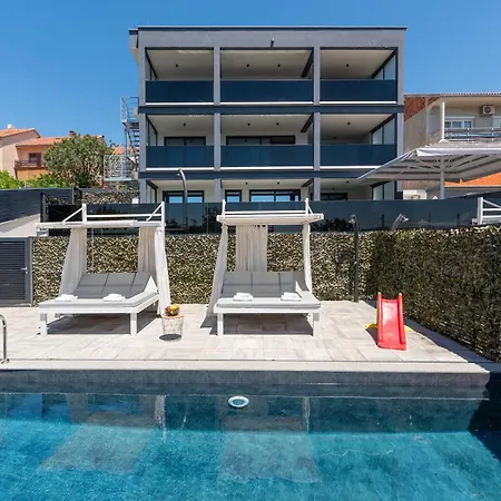 Complex Twins Villa *