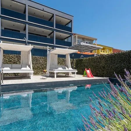 Villa Complex Twins *