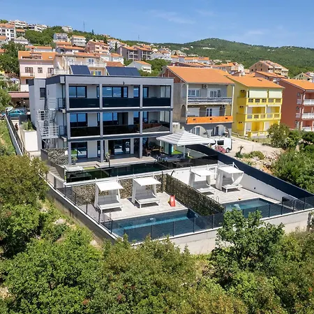 Villa Complex Twins *