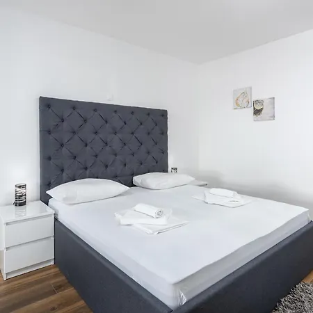 Villa Complex Twins *