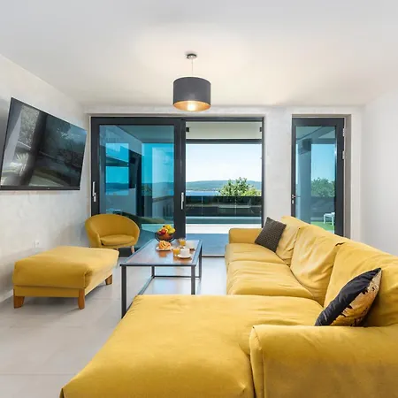 Complex Twins Villa *