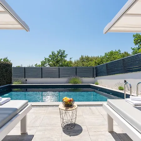 Villa Complex Twins *