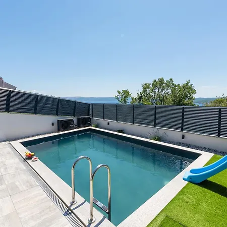 Complex Twins * Crikvenica