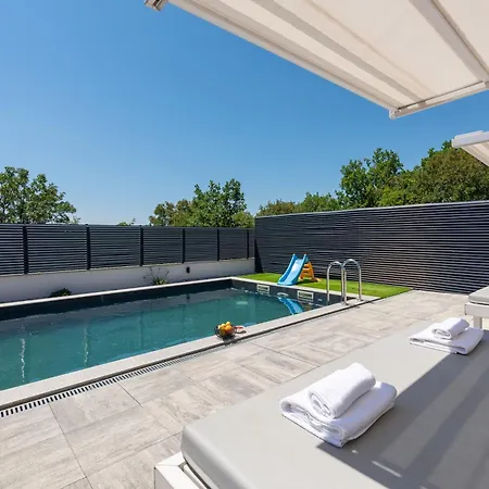 Complex Twins Villa Crikvenica