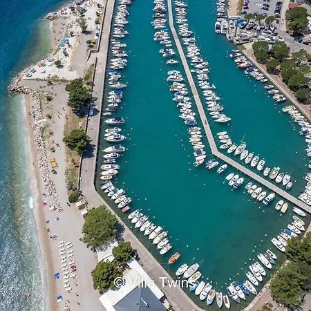 Villa Complex Twins *