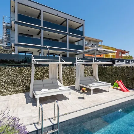 Complex Twins Villa *