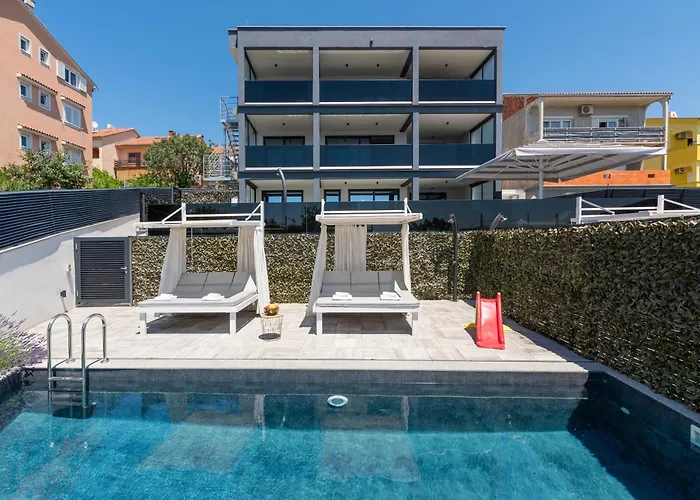 Complex Twins 别墅 *