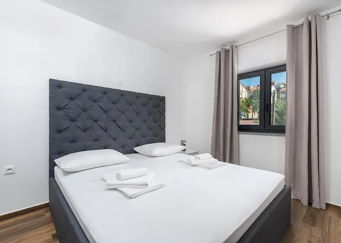 别墅 Complex Twins 茨里克韦尼察