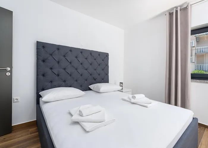 别墅 Complex Twins 茨里克韦尼察