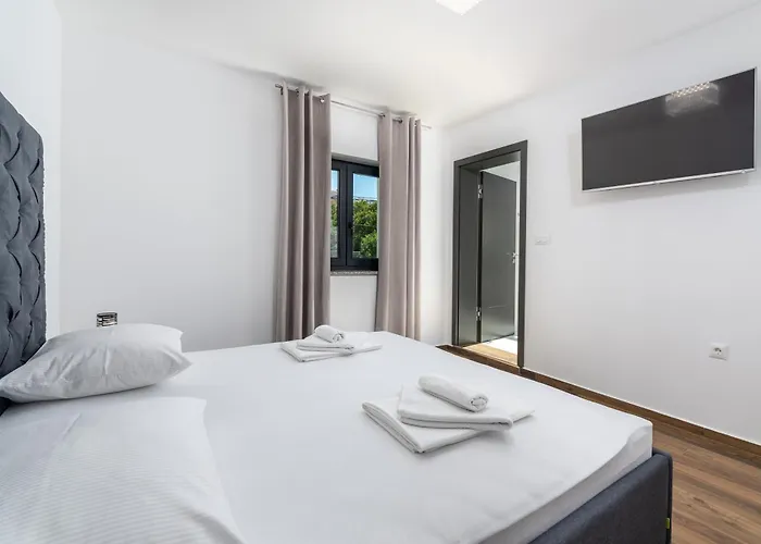 别墅 Complex Twins