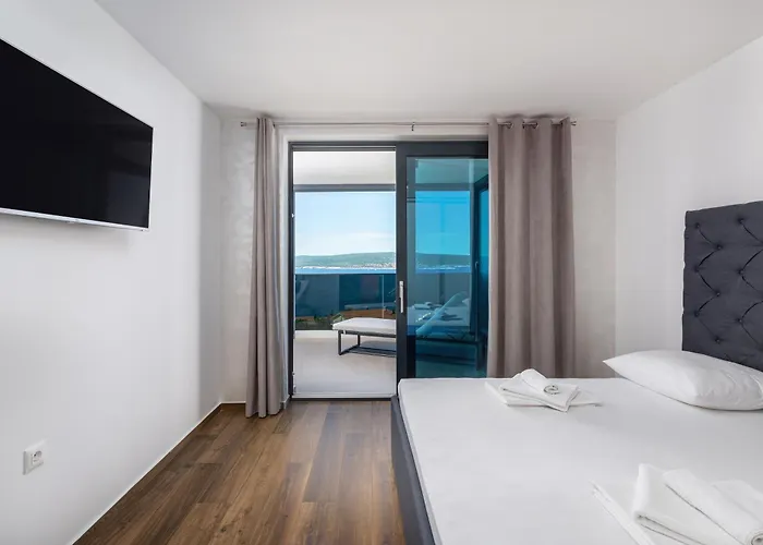 Complex Twins * 茨里克韦尼察