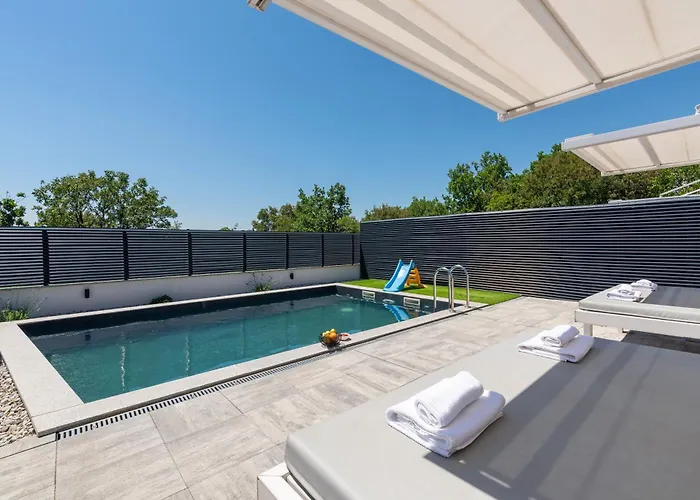 Complex Twins 别墅 茨里克韦尼察