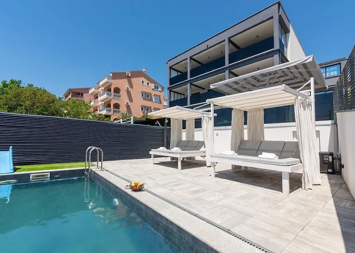 Complex Twins 别墅 *